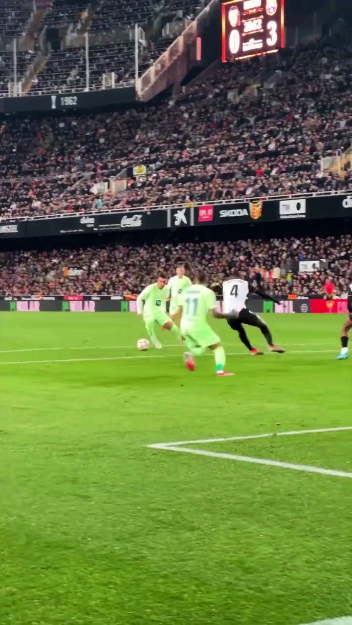 开云在线登录-包含巴塞罗那不断突破！，穆雷连续七场比赛得分超过锐不可当赛场气氛高涨的词条-开云在线登录